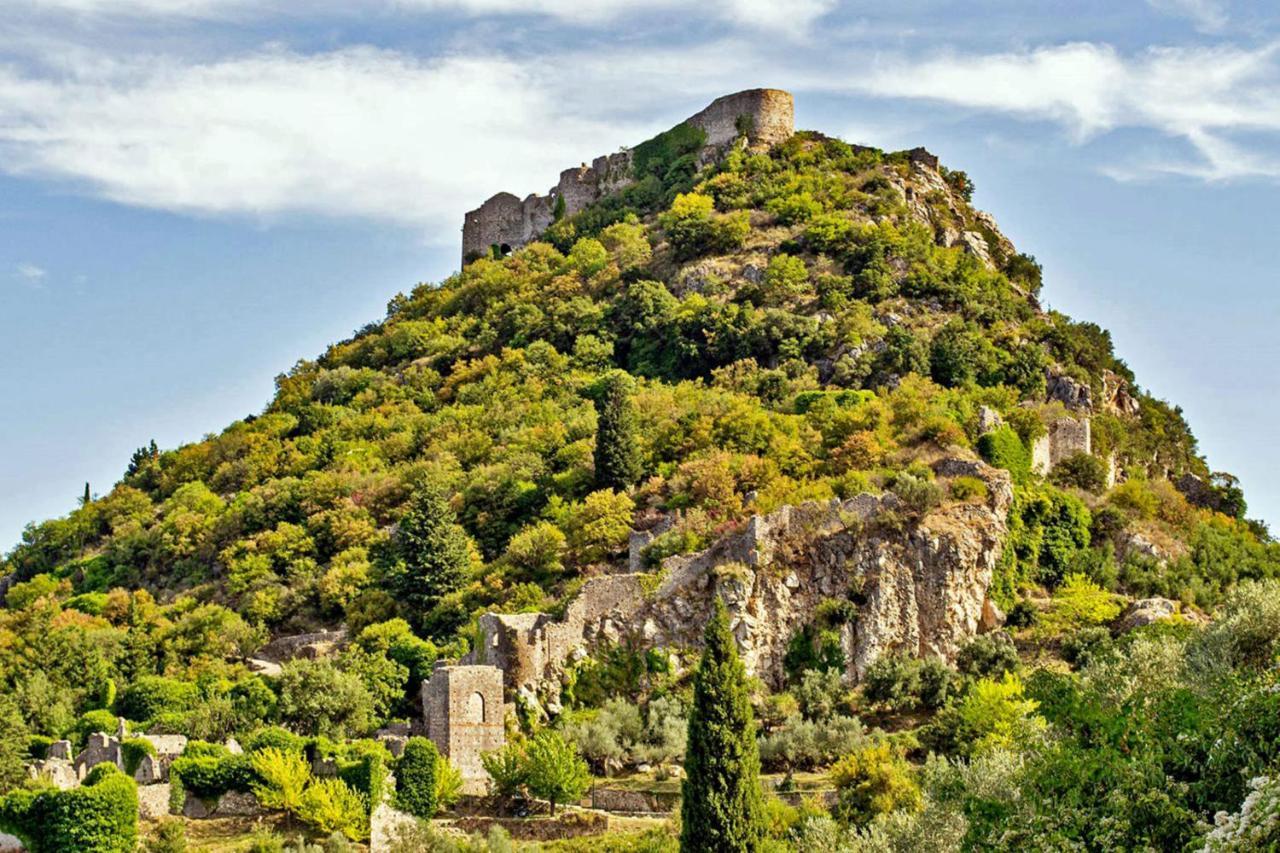 Olive And Orange Apartment Mystras Eksteriør billede
